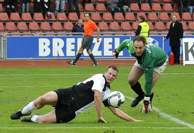 KSV Hessen Kassel - FC Bayern Alzenau: Thorsten Bauer