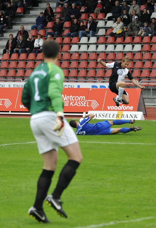 KSV Hessen Kassel - FC Bayern Alzenau: Dennis Tornieporth