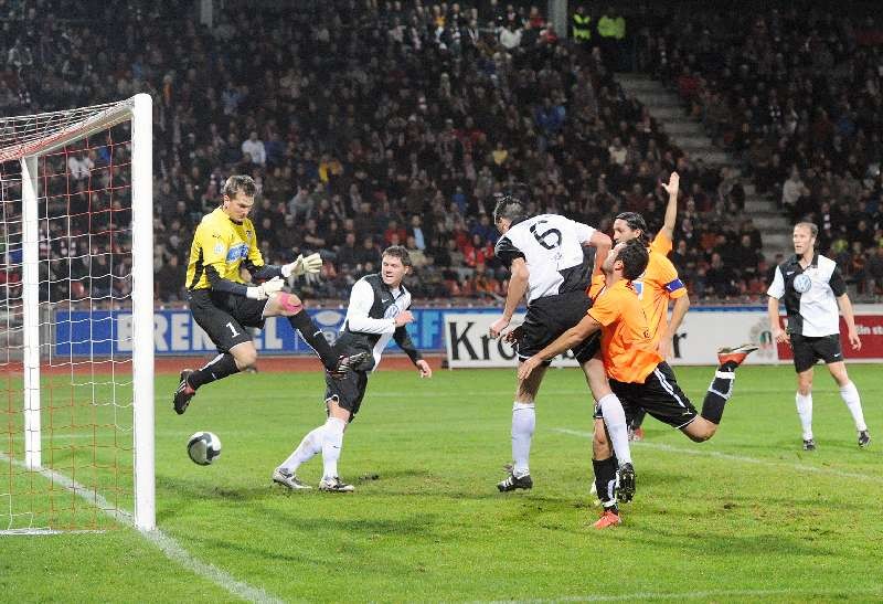 KSV Hessen - VfR Aalen: Thomas Brechler, Michael Zepek, Michael Keim