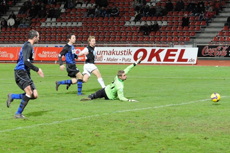 KSV Hessen - SpVgg Weiden: Dennis Tornieporth