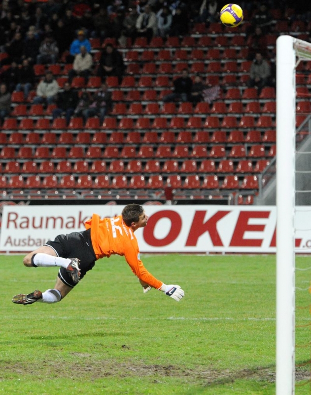 KSV Hessen - Karlsruher SC II: Tobias Wolf