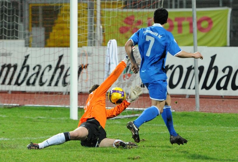 KSV Hessen - Karlsruher SC II: Tobias Wolf