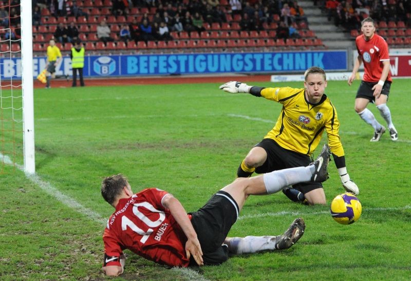 KSV Hessen - 1860 München II: Thorsten Bauer, Thomas Brechler