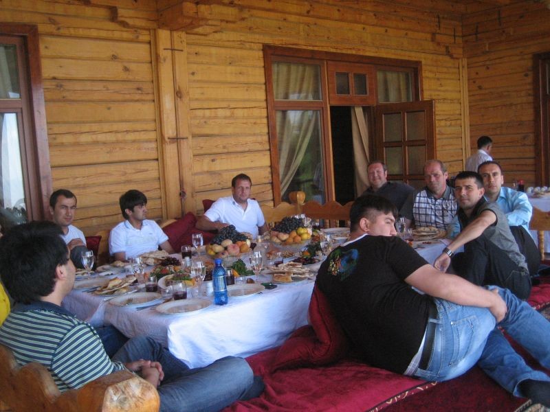 KSV Trainingslager Dushanbe/Tadschikistan: Mittagessen in den Bergen
