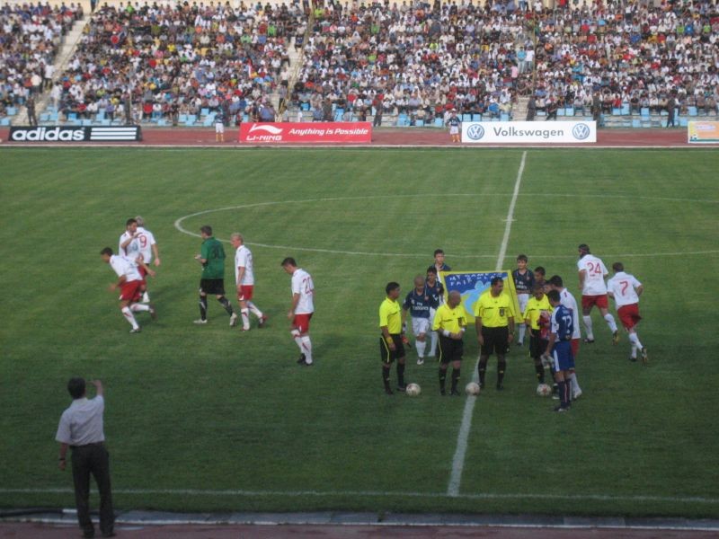 Trainingslager Dushanbe / Tadschikistan - Spiel FK Istiqiol Dushanbe - KSV Hessen: Es geht los..