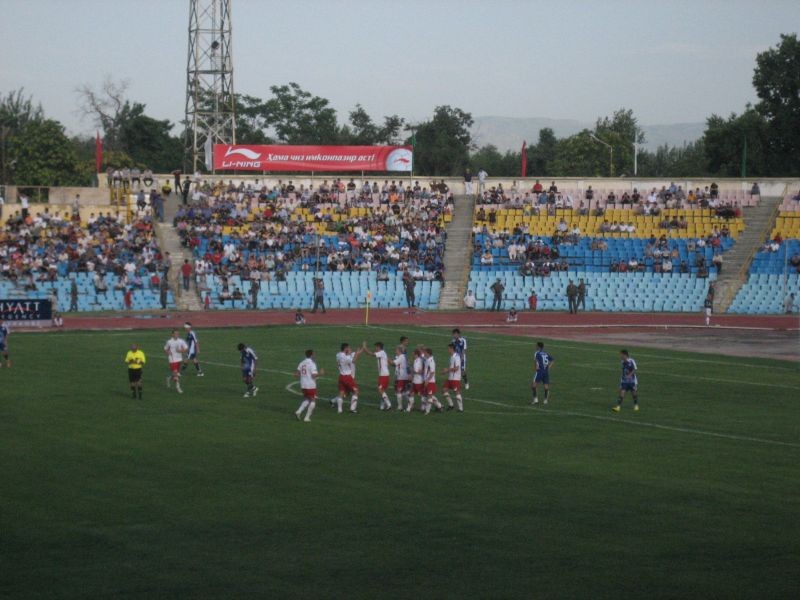 Trainingslager Dushanbe / Tadschikistan - Spiel FK Istiqiol Dushanbe - KSV Hessen: Torjubel nach dem 2:1