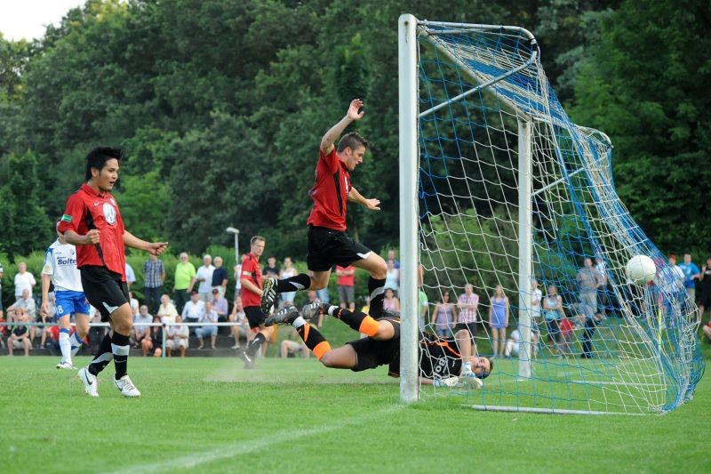 Kreispokalfinale OSC-Vellmar - KSV Hessen: Ken Asaeda, Tobias Damm