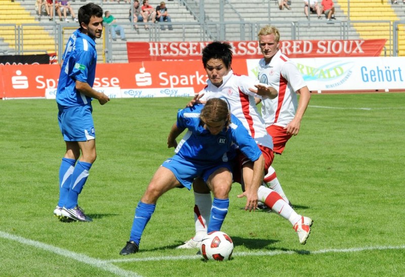 KSV Hessen - Karlsruher SC II: Ken Asaeda, Sebastian Gundelach