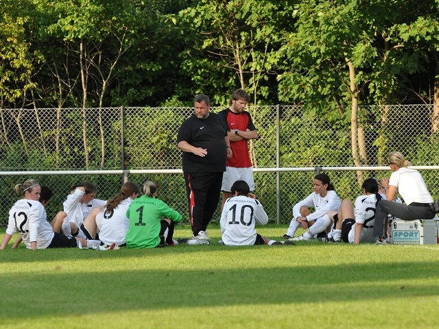 KSV Hessen Frauen - SG Landau/Wolfhagen: Halbzeitansprache