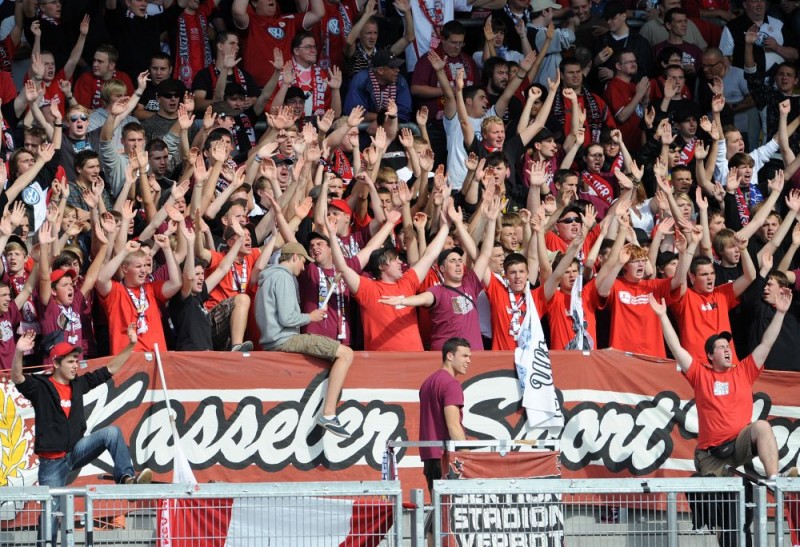 KSV Hessen - Wormatia Worms: Jubel der Fans