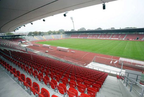 Blick auf die neue Sitztribüne