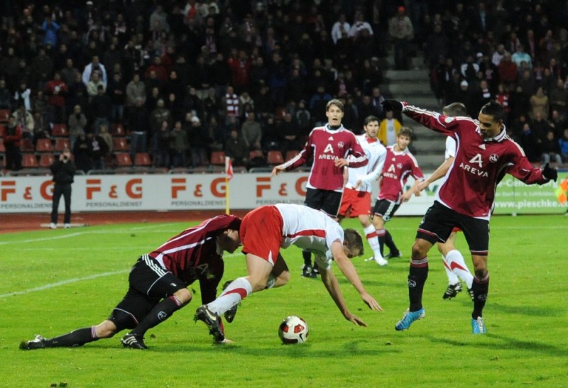 KSV Hessen - 1. FC Nürnberg II: Damm im Zweikampf