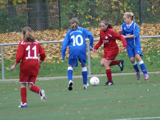 KSV B-Juniorinnen - JSG Altengronau / Jossa: Doreen Kobylka am Ball