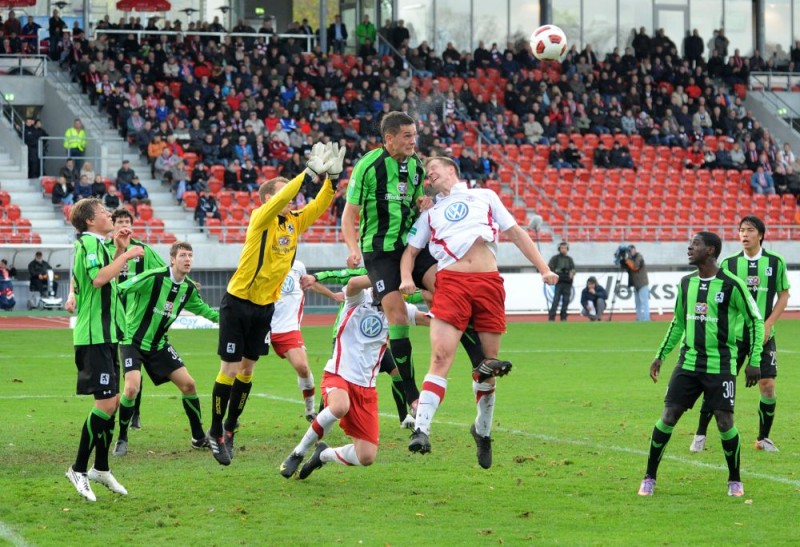 KSV Hessen - 1860 München II: Enrico Gaede, Michael Zepek, Thorsten Bauer