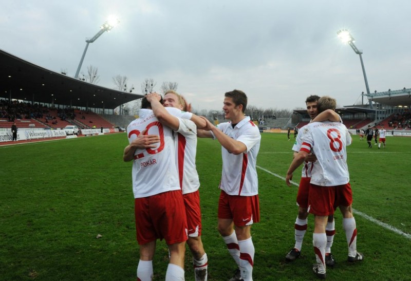 KSV Hessen - SSV Ulm 1846: Jubel bei Mario Pokar, Sebastian Gundelach, Tobias Damm, Enrico Gaede