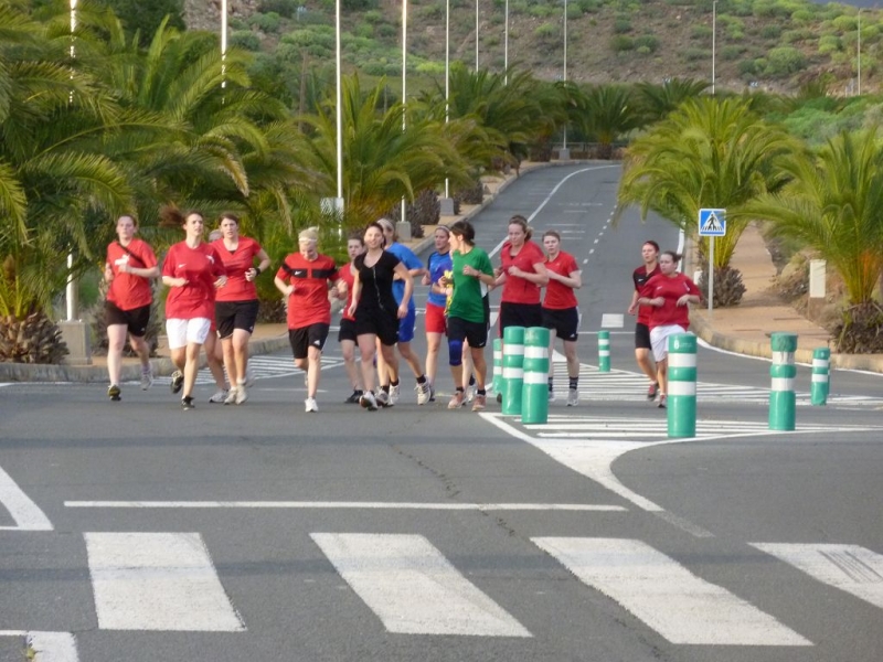 Frauen im Trainingslager auf Gran Canaria: Berglauf