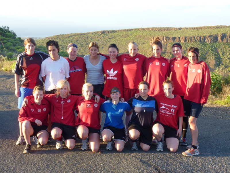 Frauen im Trainingslager auf Gran Canaria: Gruppenbild auf dem Berg