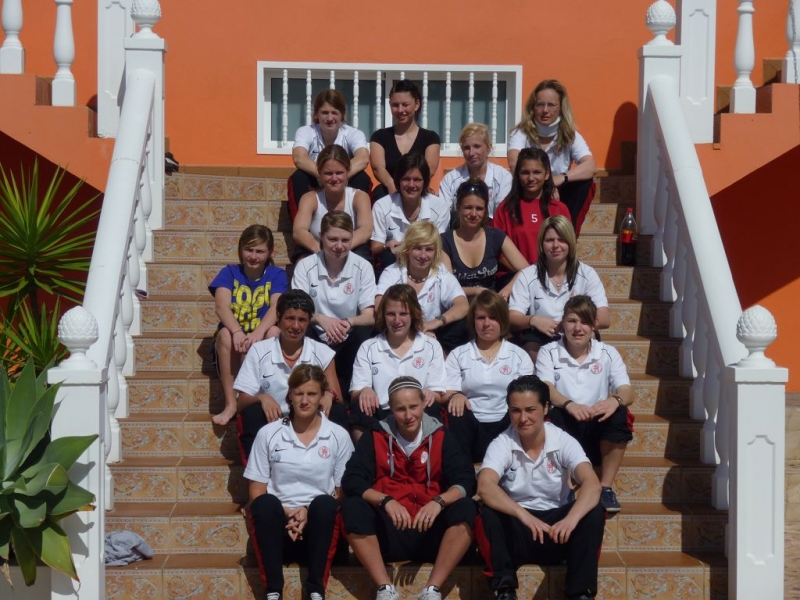 Frauen im Trainingslager auf Gran Canaria: Gruppenbild am Abreisetag