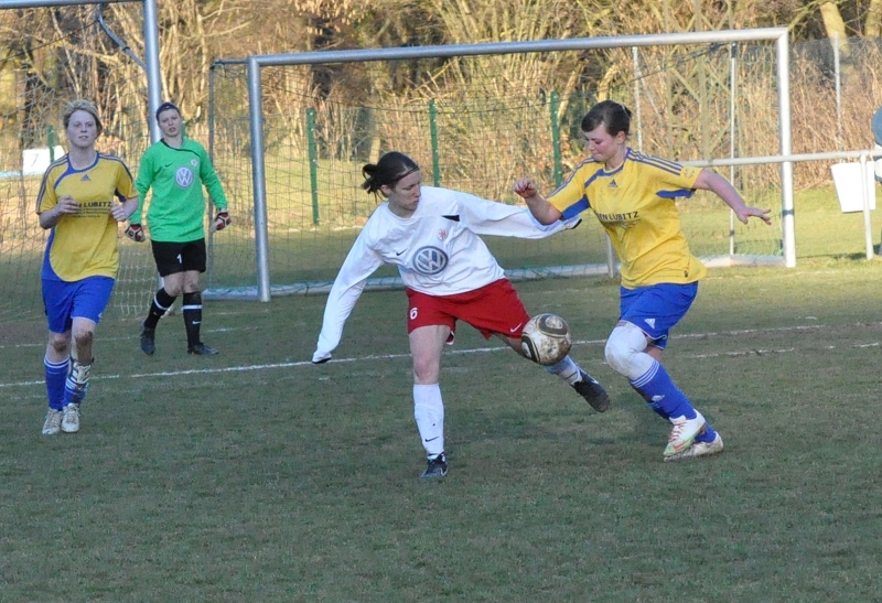 SG Landau/Wolfhagen - KSV Hessen Frauen 0:7 (0:4): Julia Hohagen