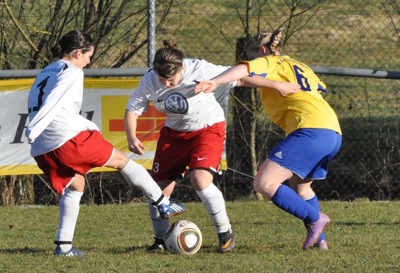 SG Landau/Wolfhagen - KSV Hessen Frauen 0:7 (0:4): Lisa Lattermann und Natalie Mücke