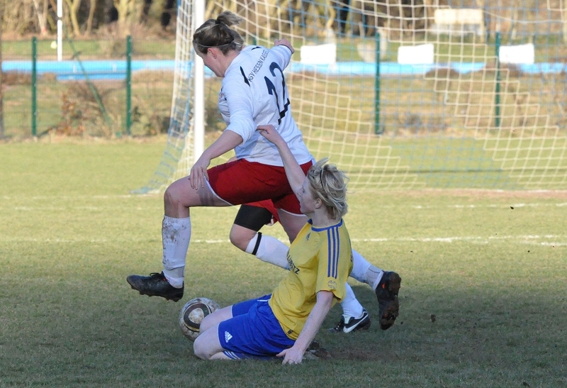 SG Landau/Wolfhagen - KSV Hessen Frauen 0:7 (0:4): Sarah Davies