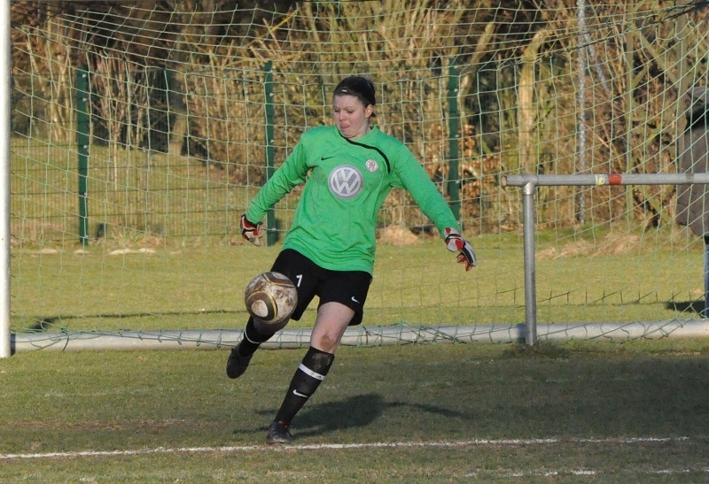 SG Landau/Wolfhagen - KSV Hessen Frauen 0:7 (0:4): Carina Gottwald