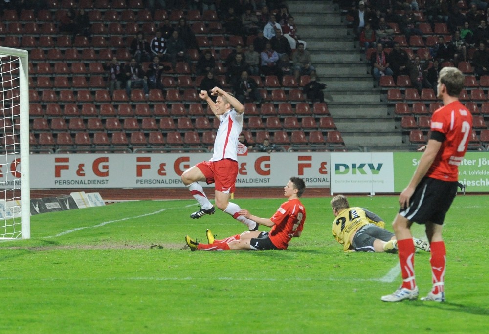 KSV Hessen - SG Sonnenhof Grossaspach: Jubel bei Tobias Damm