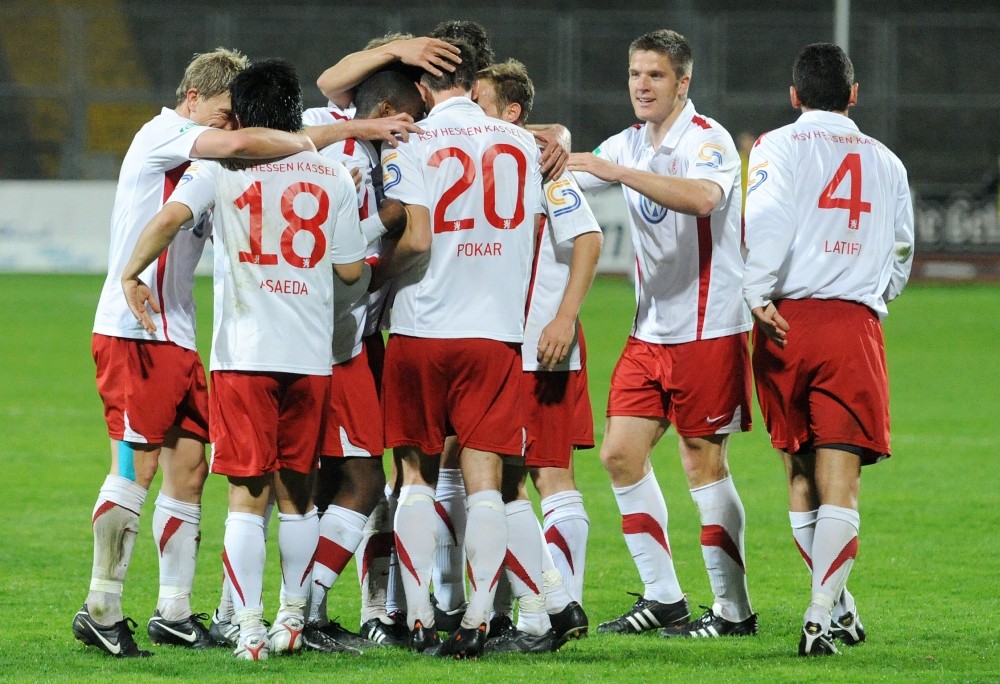 KSV Hessen - SG Sonnenhof Grossaspach: Jubel der Mannschaft