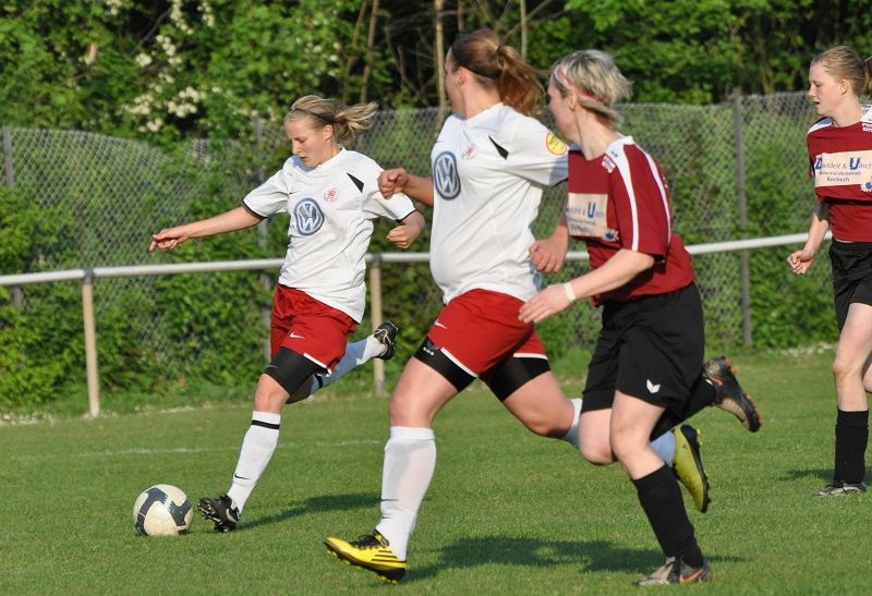 KSV Hessen Frauen - TSV Korbach: Katharina Zech und Katrin Sirringhaus