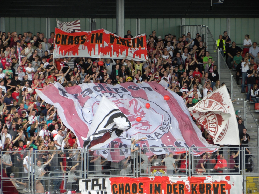 KSV-Fans beim Spiel gegen Fortuna Düsseldorf