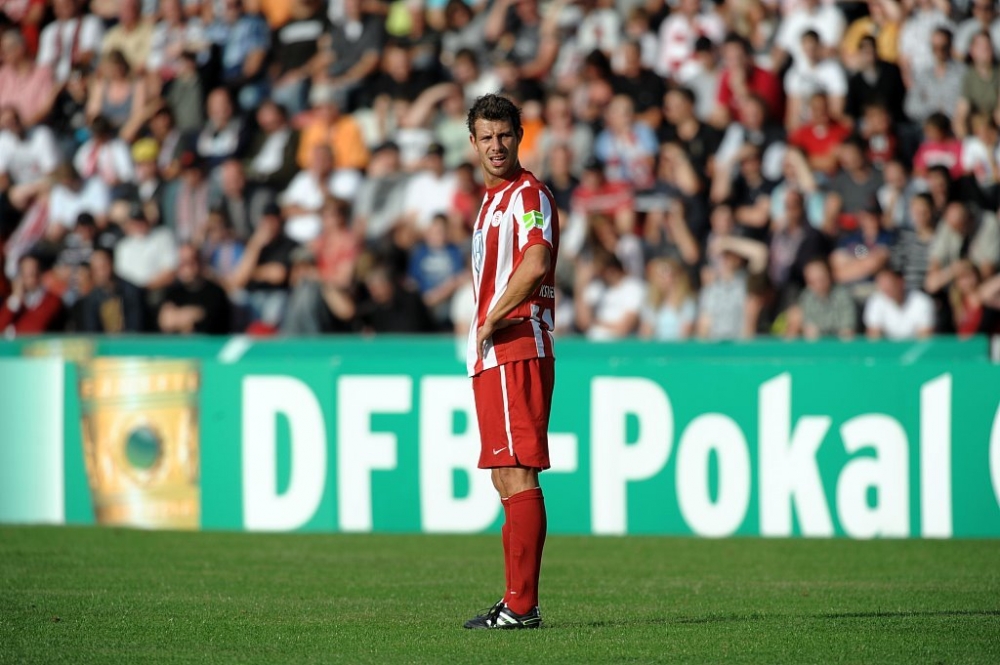 Jens GREMBOWIETZ (KSV Hessen Kassel) enttaeuscht / frustriert 

im DFB-Pokal: KSV Hessen Kassel vs. Fortuna Duesseldorf  am 31.07.2011, Saison 2011/2012