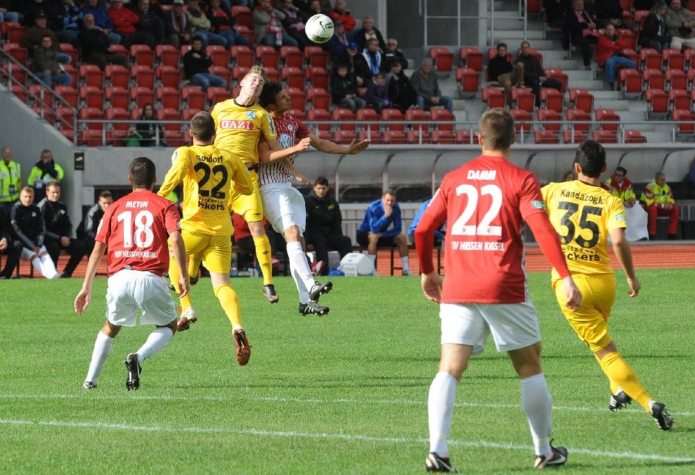 KSV Hessen - Stuttgarter Kickers: Caner Metin, Jens Grembowitz, Tobias Damm