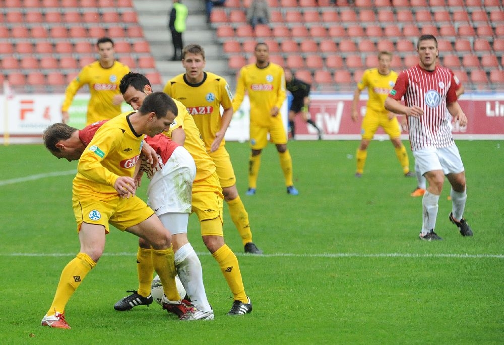 KSV Hessen - Stuttgarter Kickers: Dennis Wehrendt, Tobias Damm