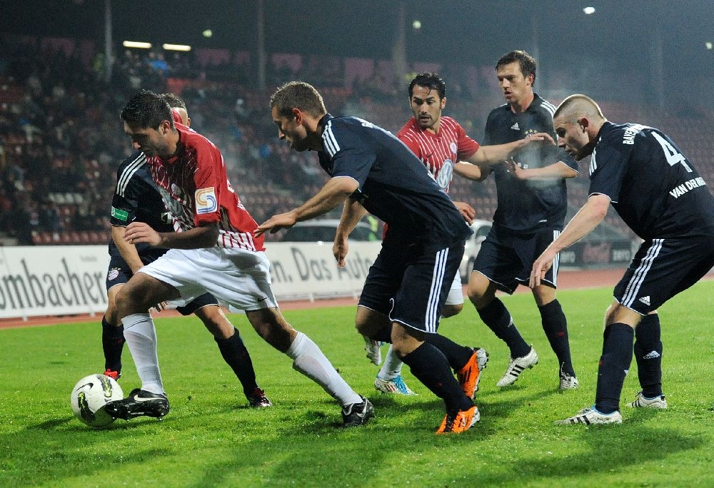 KSV Hessen - Bayern München II: Caner Metin, Christopher Nguyen