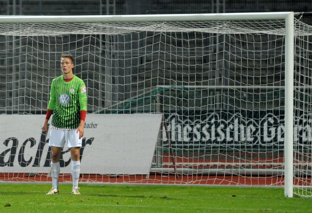 KSV Hessen - Bayern München II: Tim Knipping im Tor als Ersatz für Eric Domaschke