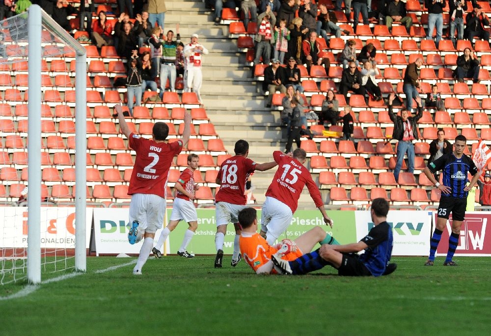 KSV Hessen - Waldhof Mannheim: Jubel, Patrick Wolf, Enrico Gaede, Caner Metin, Patrick Herpe