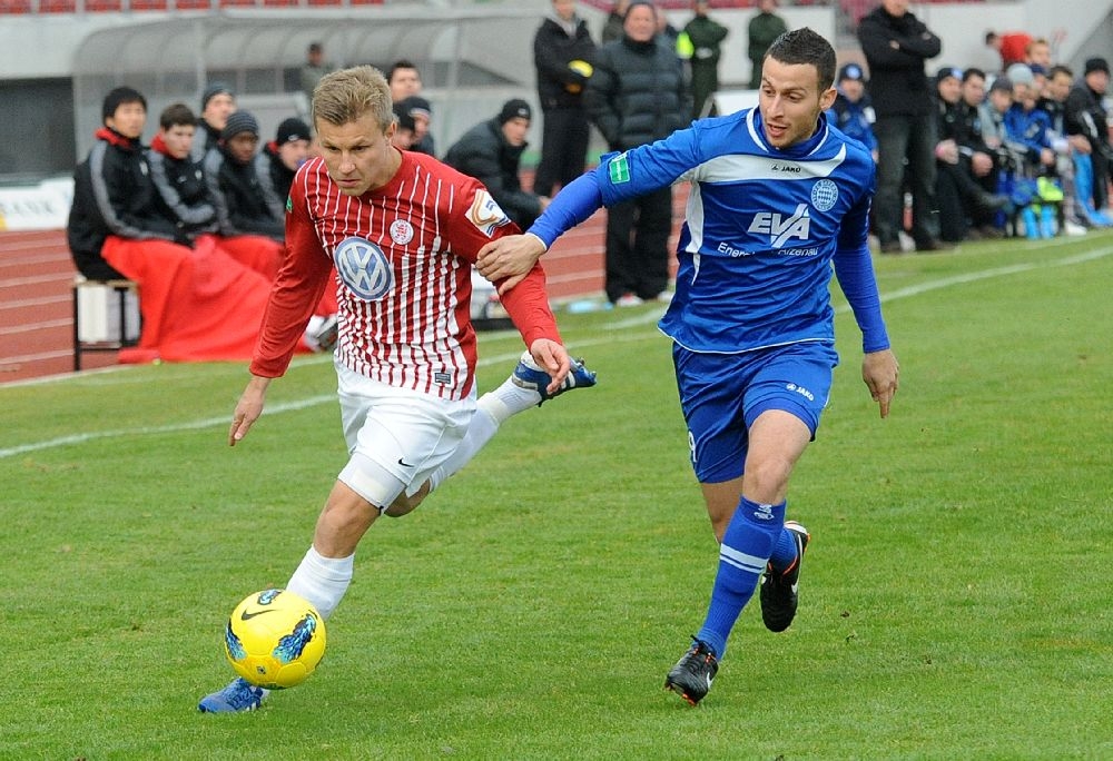 KSV Hessen - Bayern Alzenau: Vikitor Riske