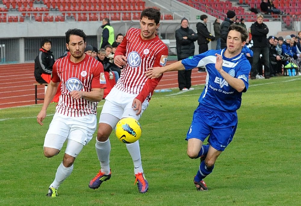 KSV Hessen - Bayern Alzenau: Christiopher Nguyen, Nazif Hajdarovic