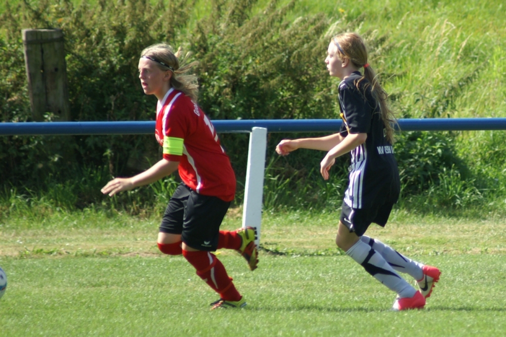 KSV B-Juniorinnen - Vikt. Großenenglis: Isabel Pfannkuche (rechts)