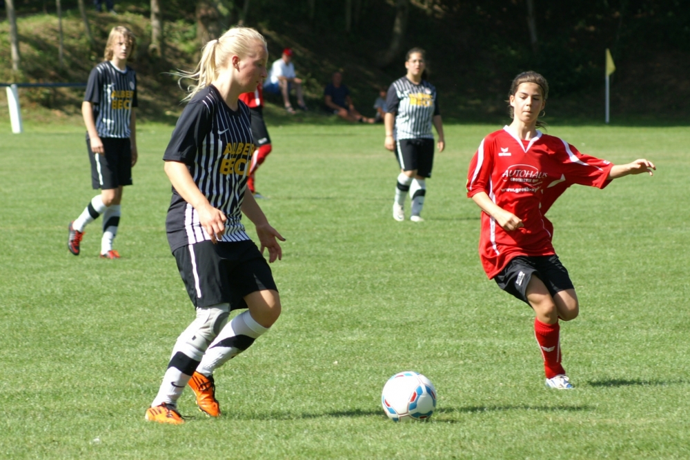 KSV B-Juniorinnen - Vikt. Großenenglis: Tani Bogatsch und Gegnerin