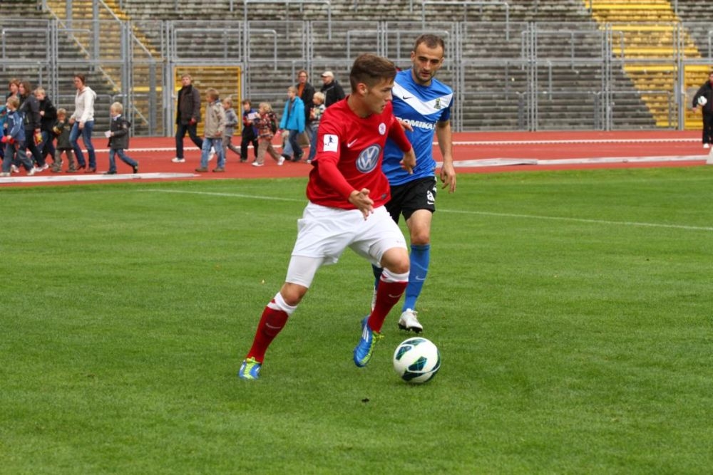 Moritz Meuser bei seinem Debut in der Regionalliga gegen Eintracht Trier