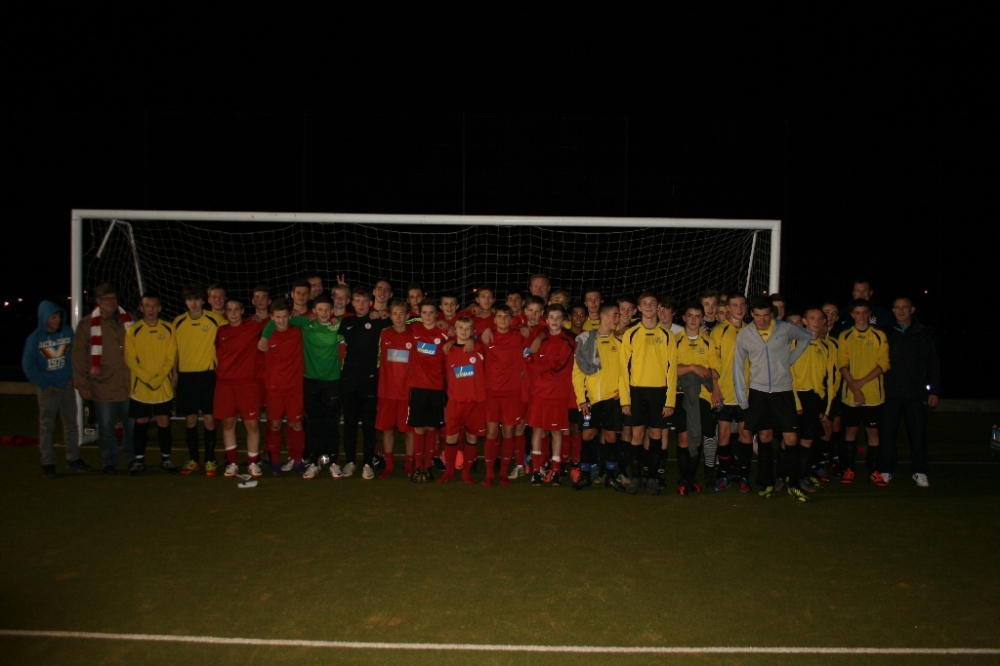 Gruppenbild mit Liverpooler Auswahlmannschaft