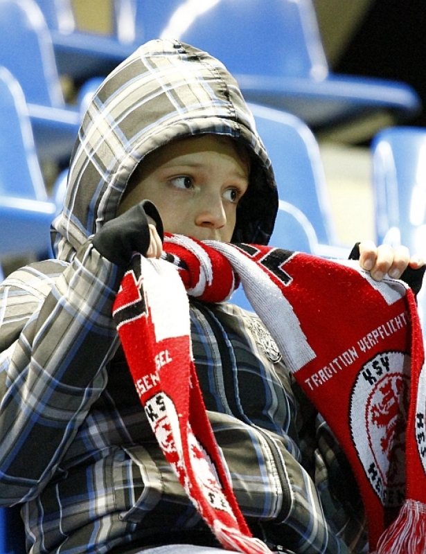 Zwischenzeitlich kamen die Frankfurter auf, das ahnt hier der KSV Fan auf der Tribühne