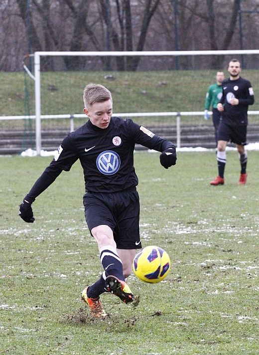 Benjamin Trümner, im Hintergrund Hot und Nulle