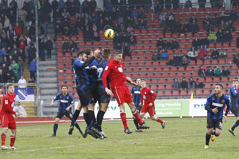 Stefan Müller gegen drei