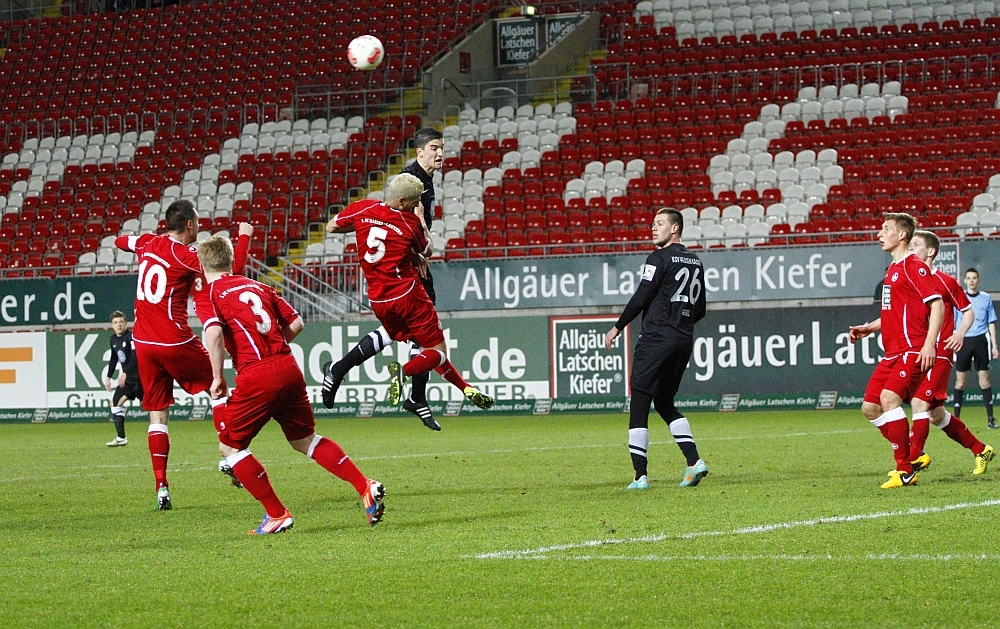 Stefan Müller beim Kopfball