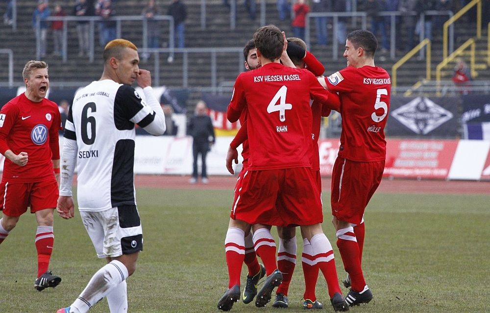 Torjubel
Pinheiro, Rahn, Müller und Riske gratulieren Schmeer