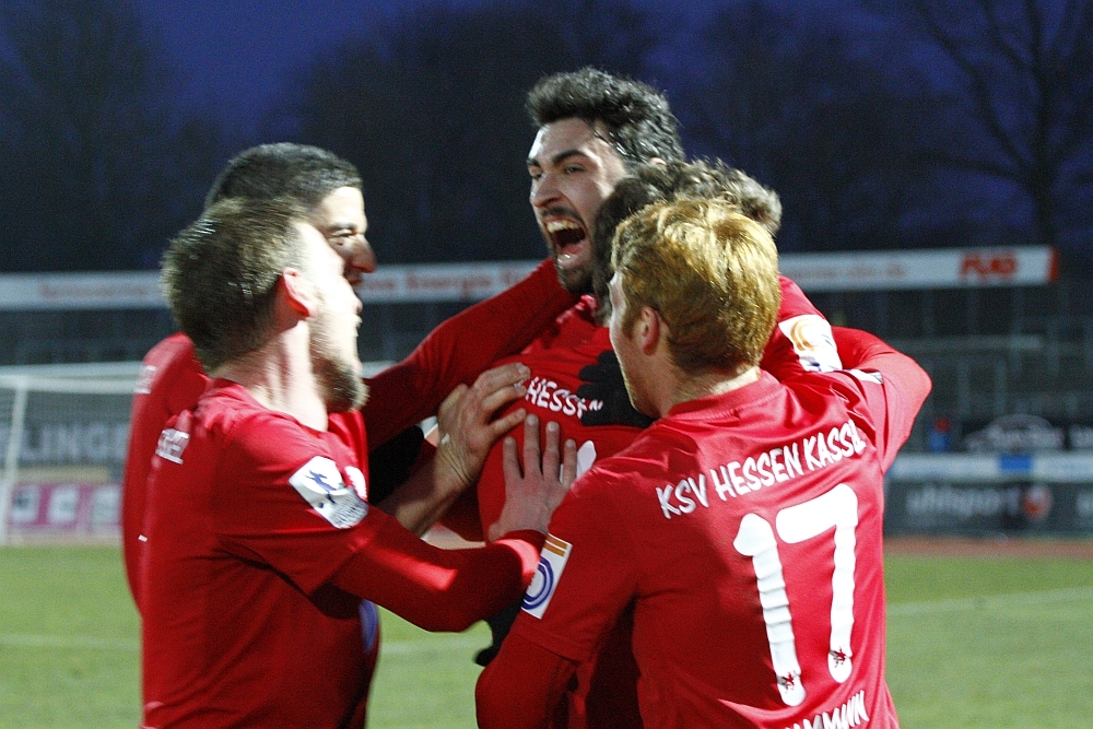 Torjubel
Pinheiro, Rahn, Hammann, Schmeer und Müller