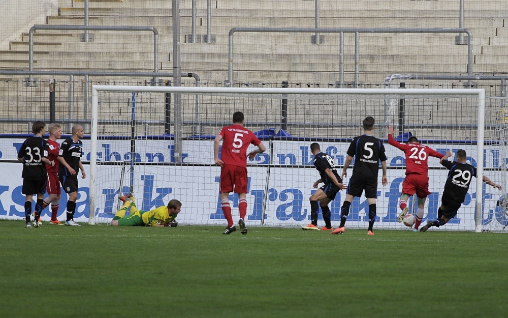 Henel erzielt das 1:0