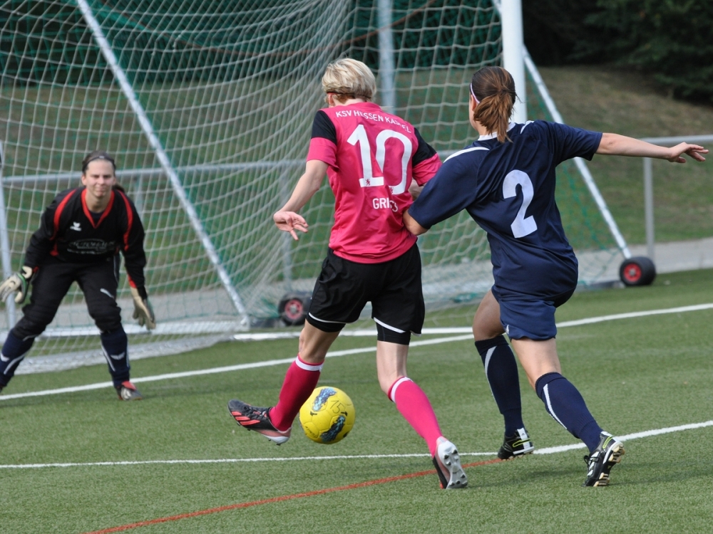 KSV Frauen - Vikt. Großenenglis: Ricarda Grieß mit dem ersten Saisontor 2013/2014